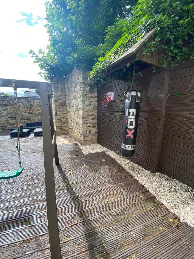 Town Villa With Charming Garden, Bbq Area & Sleeps 6 卡舍尔 外观 照片