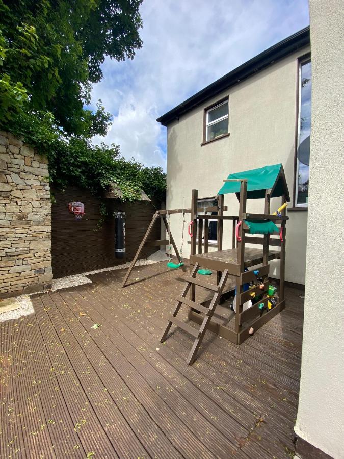 Town Villa With Charming Garden, Bbq Area & Sleeps 6 卡舍尔 外观 照片